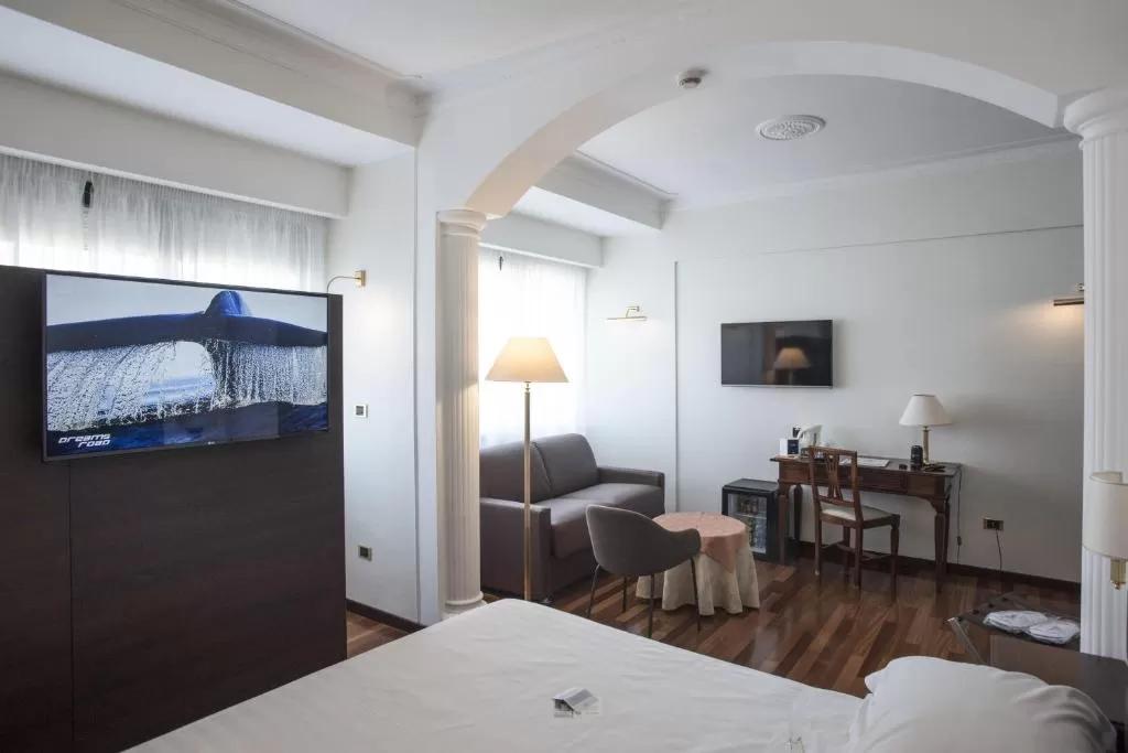 Hotel Plaza Pescara Esterno foto