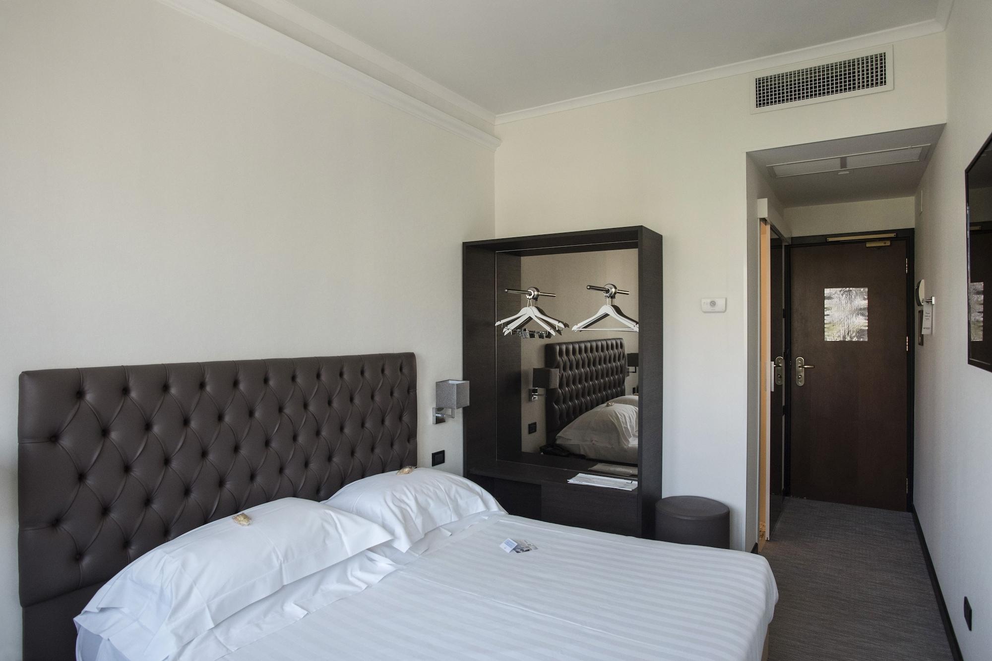 Hotel Plaza Pescara Esterno foto