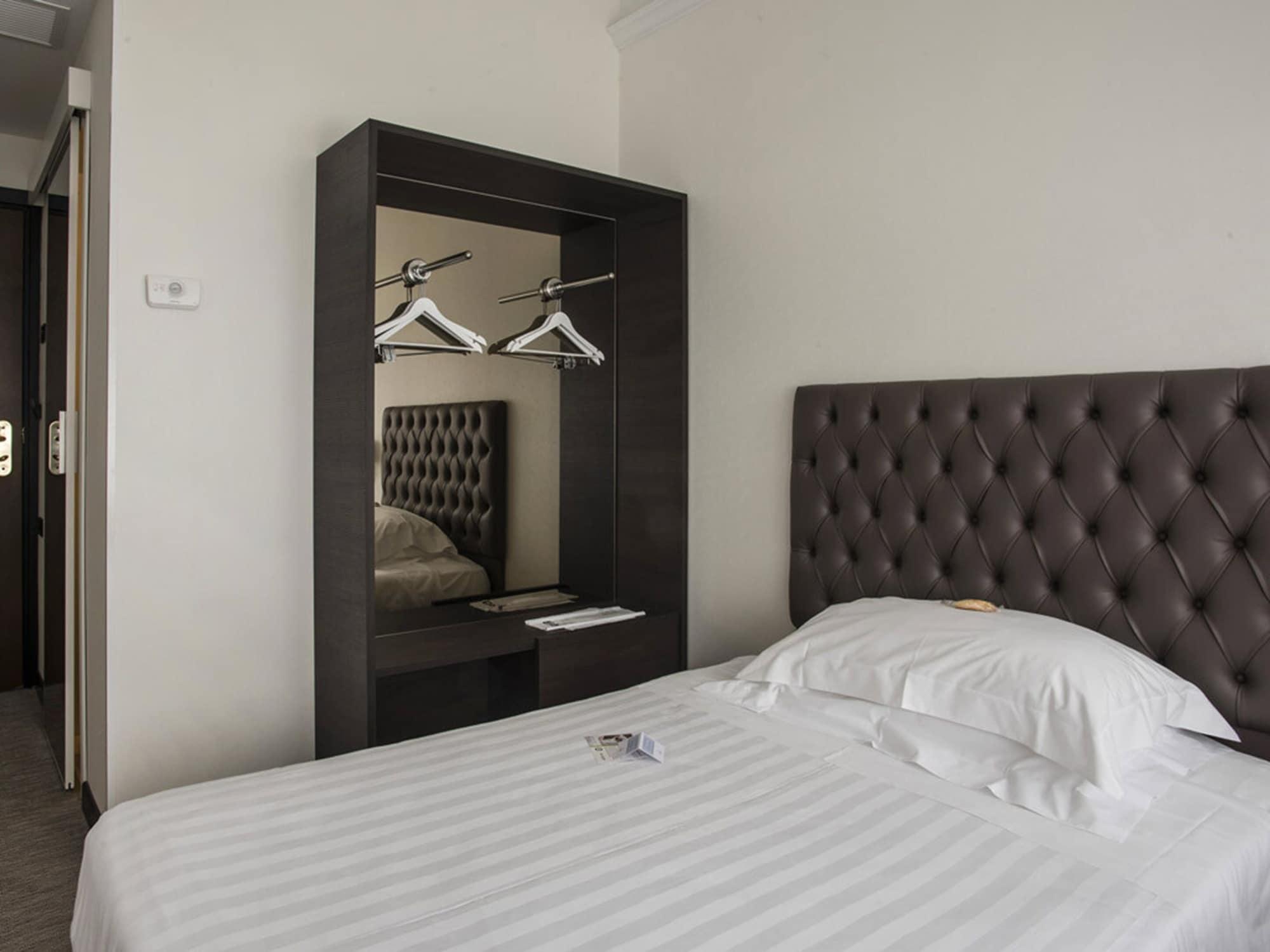 Hotel Plaza Pescara Esterno foto