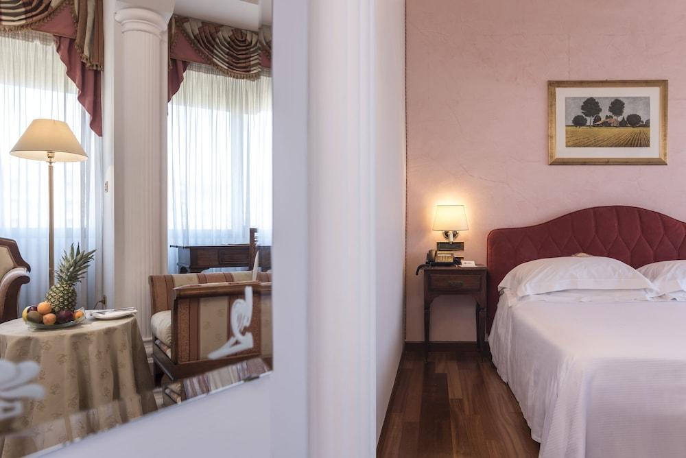 Hotel Plaza Pescara Esterno foto