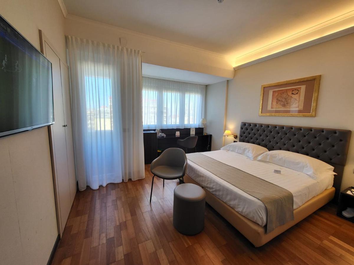Hotel Plaza Pescara Esterno foto