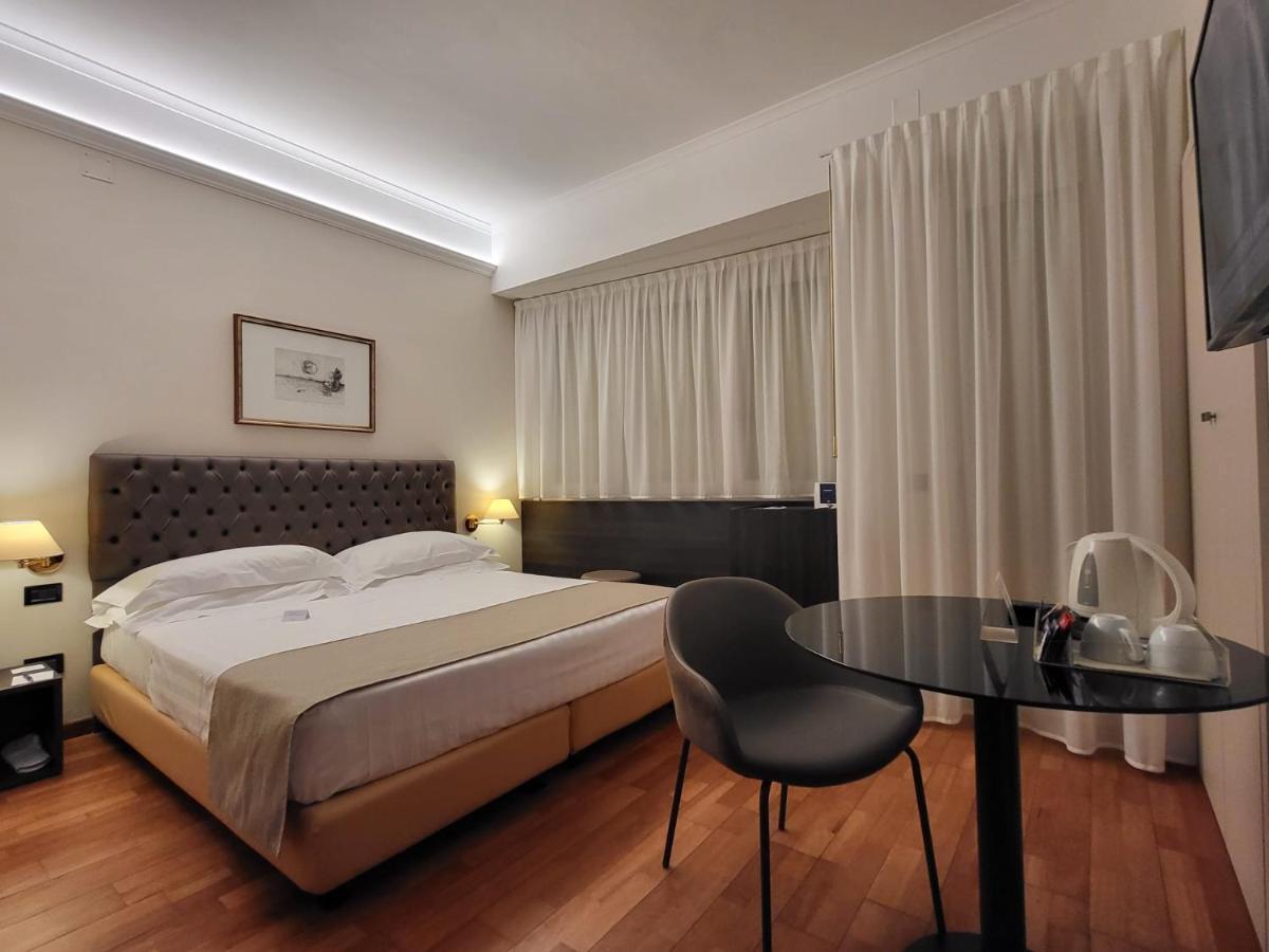 Hotel Plaza Pescara Esterno foto
