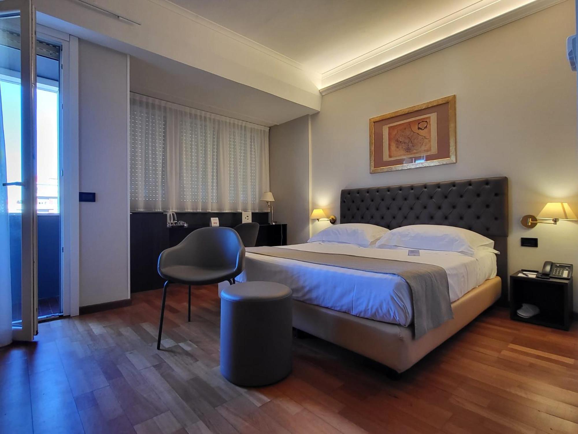 Hotel Plaza Pescara Esterno foto