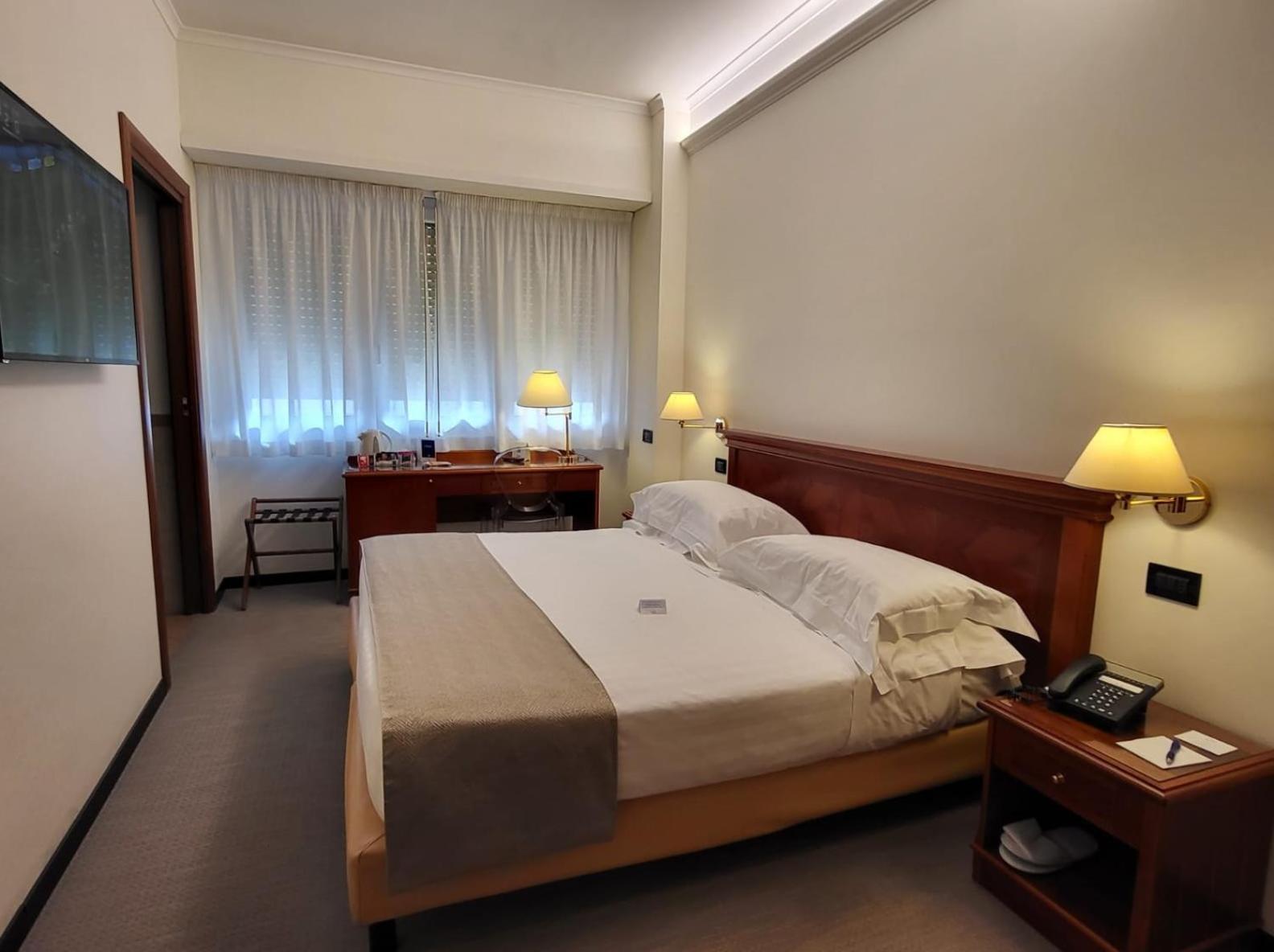 Hotel Plaza Pescara Esterno foto