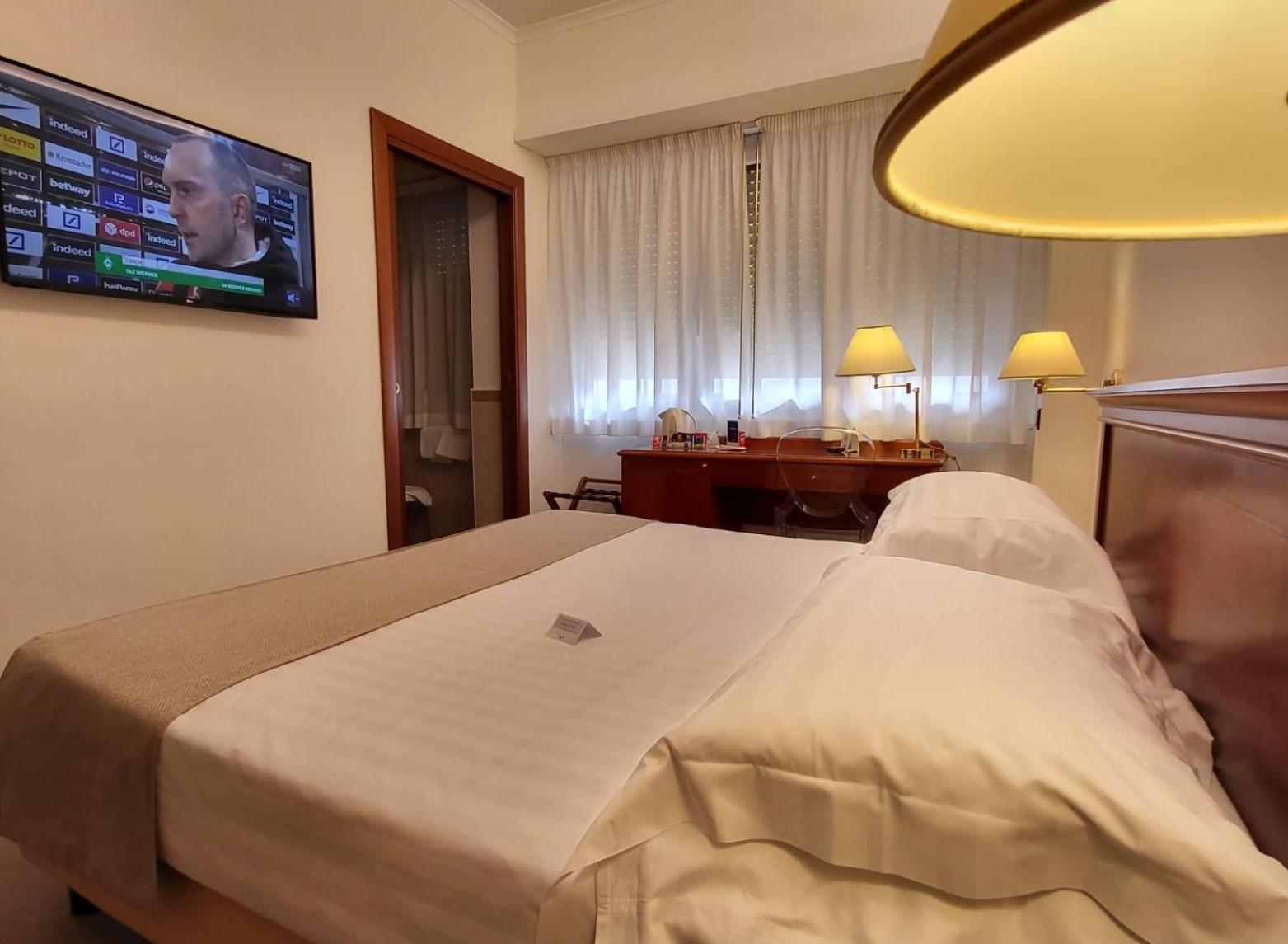 Hotel Plaza Pescara Esterno foto